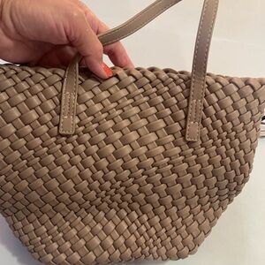 Elegant Tan Woven Women's Bag